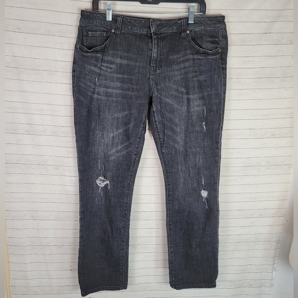 CABI SLIM BOYFRIEND DISTRESSED JEANS IN FADED BLACK, SZ 12 - Picture 1 of 14